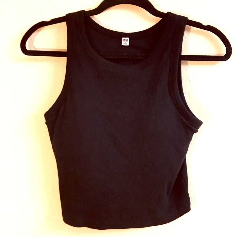 Uniqlo Built In Bra Stretch Crop Tank Top Size Small Black